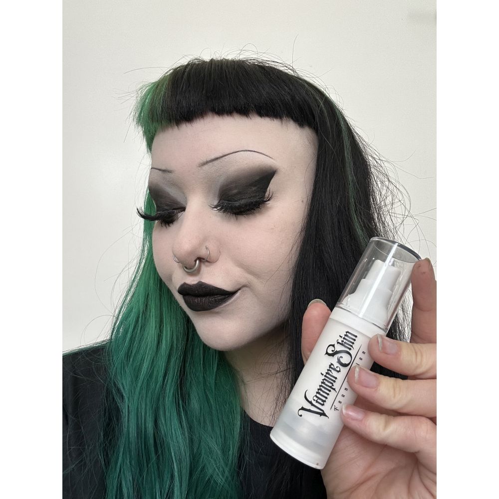 Lovelace Cosmetics - Lifeless White Foundation - Wit